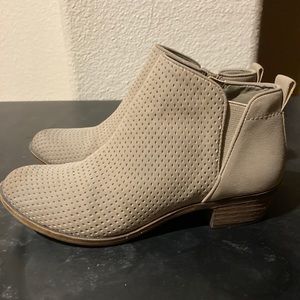 Girl’s Size 1 Fall Suede Boots! New condition